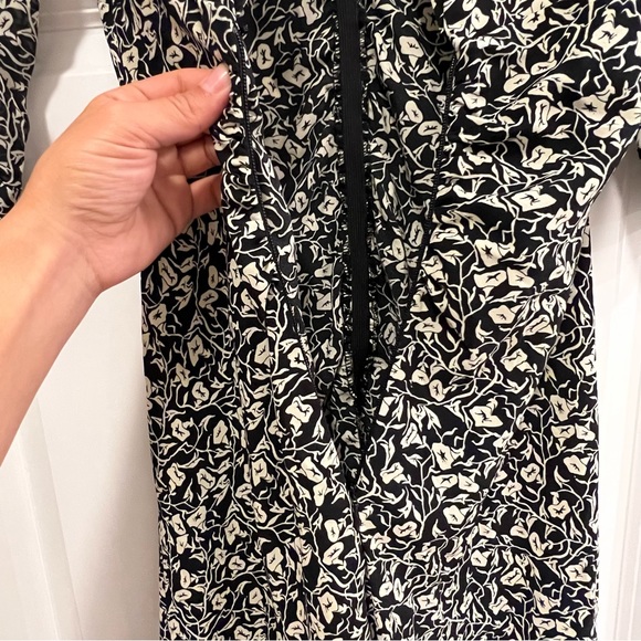 TOPSHOP Ruched Detail V-Neck Dress - Picture 6 of 14